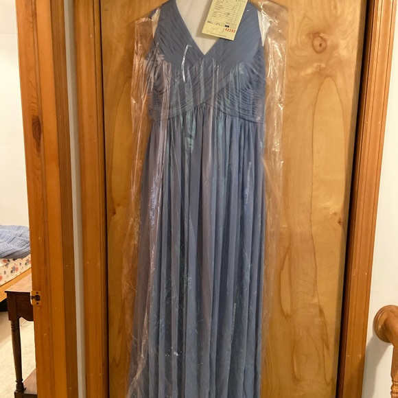 Tulle & Chantilly Bridesmaid or Prom Formal Dress - Picture 5 of 8